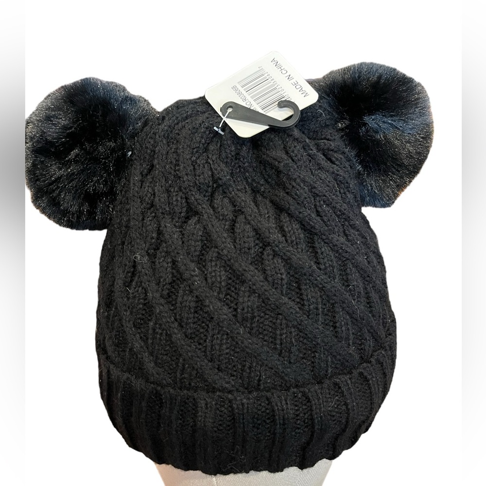 NWT double pompom fleece lined cable knit hat